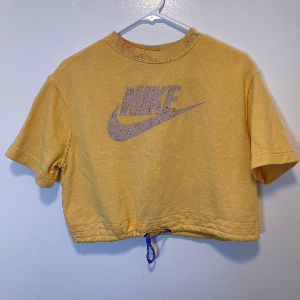 Nike Yellow Short Sleeve Tee Casual Comfort women’s size small‎